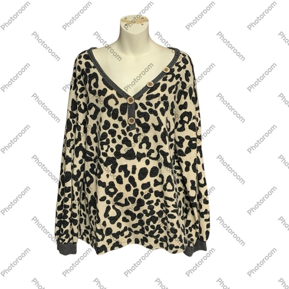 BiBi large beige/black Leopard Print V-Neck Sweater - Picture 1 of 8